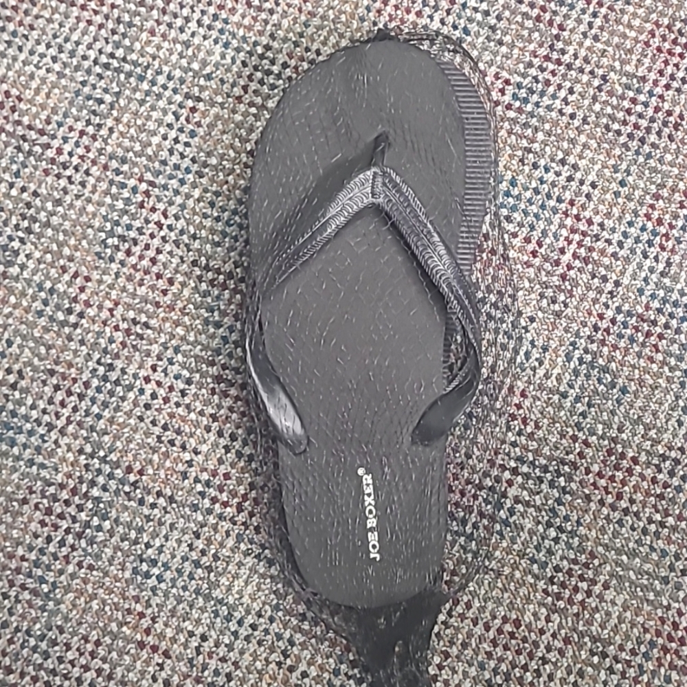 Men's Joe Boxer Flip Flops - Pool or Beach Shoes - NEVER OPENED